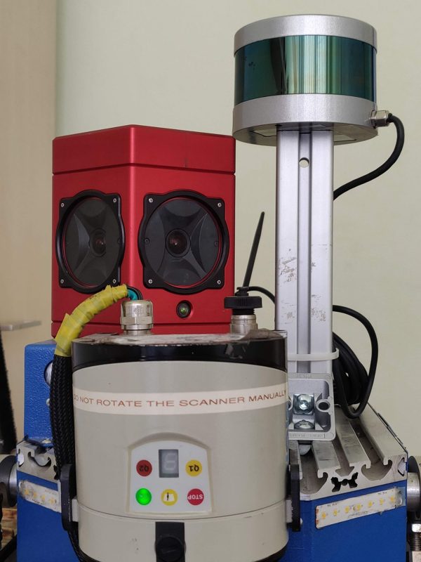 Ground robot fitted with a Velodyne LiDAR